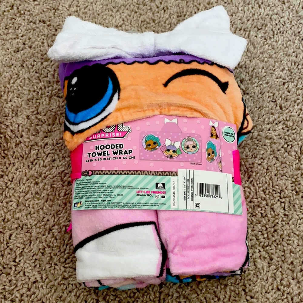 Hooded LOL Dolls kids towel
